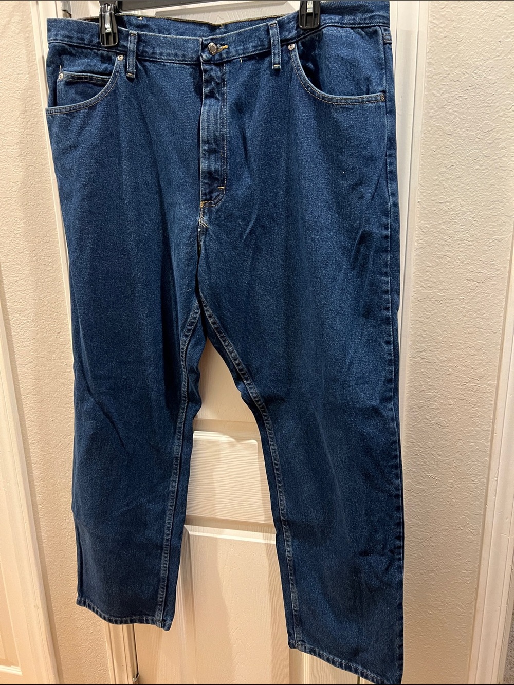 Wrangler Men's Dark Blue Relaxed Fit Jeans